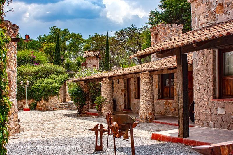 Hostal Medieval Берналь Экстерьер фото